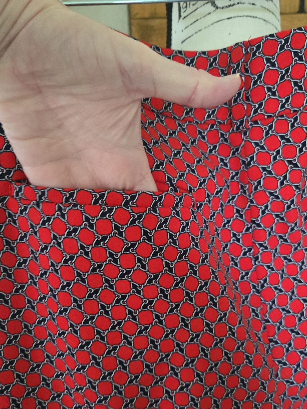 Ann Taylor Bright Red Geometric Pocket Shorts - Picture 5 of 7